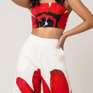 Conjunto blanco flor roja