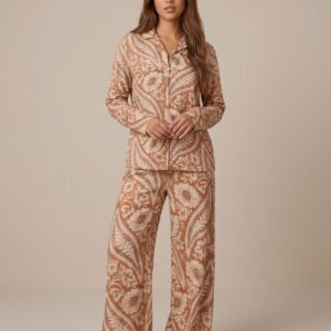 Conjunto dama estampado tierra