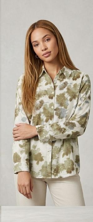 camisa verde  con estampado floral